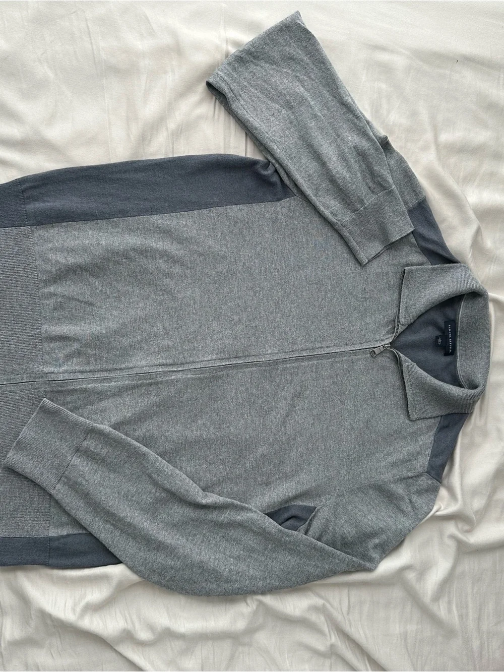 Silk & Cotton Banana Republic Men’s Gray Full-Zip Sweater